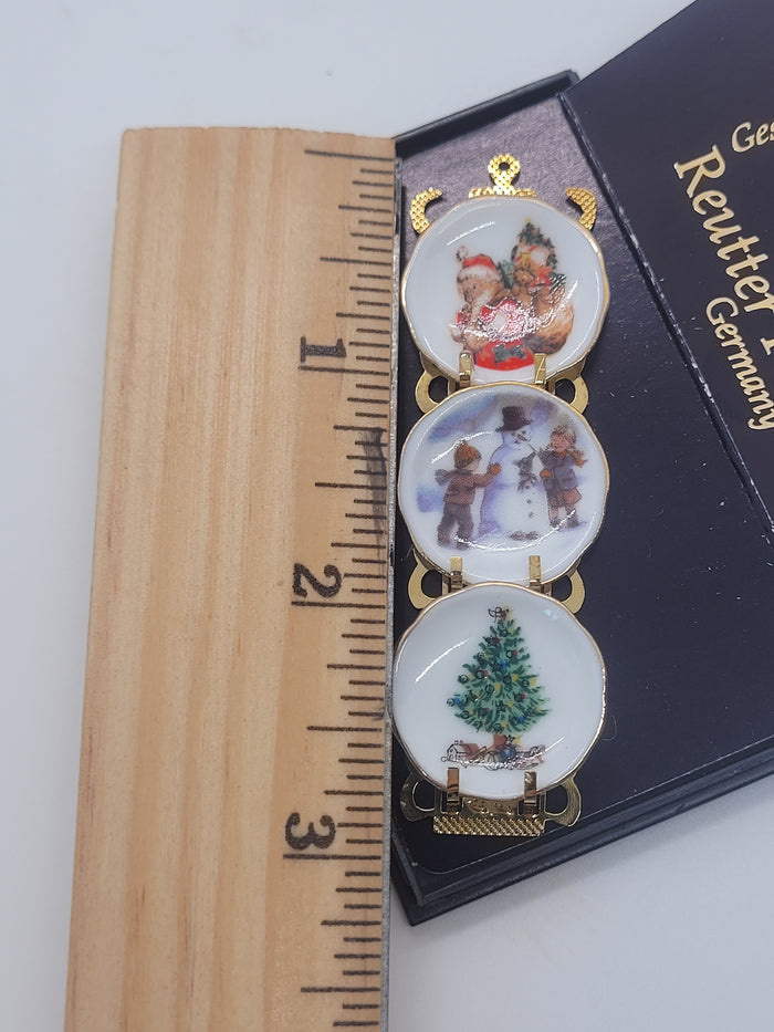 Christmas Plate Rack 1.388/6, 3 Winter Scenes by Reutter Porcelain