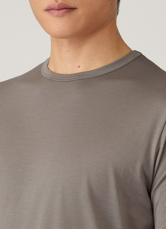 Men's Classic T-shirt in Smoke