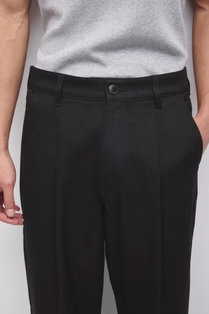 Men's Nilus Trouser in Black