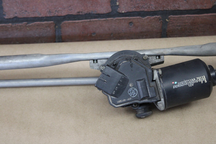 05-09 Chrysler 300C SRT-8 Windshield Wiper Linkage Transmission Pivot Arms Motor
