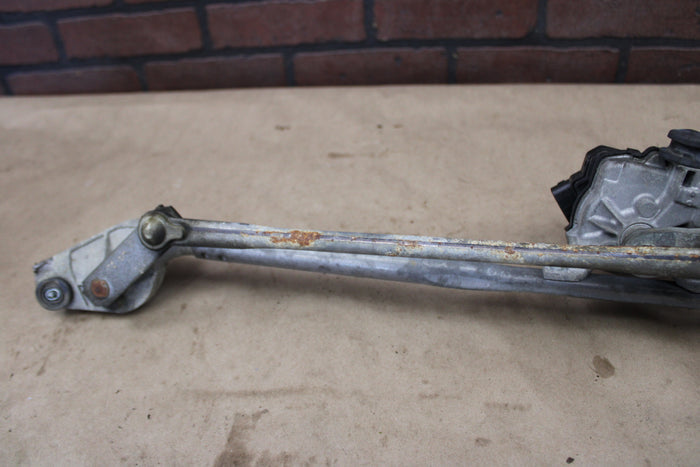 05-10 Dodge Charger Magnum 300 Windshield Wiper Pivot linkage Arm Motor Assembly
