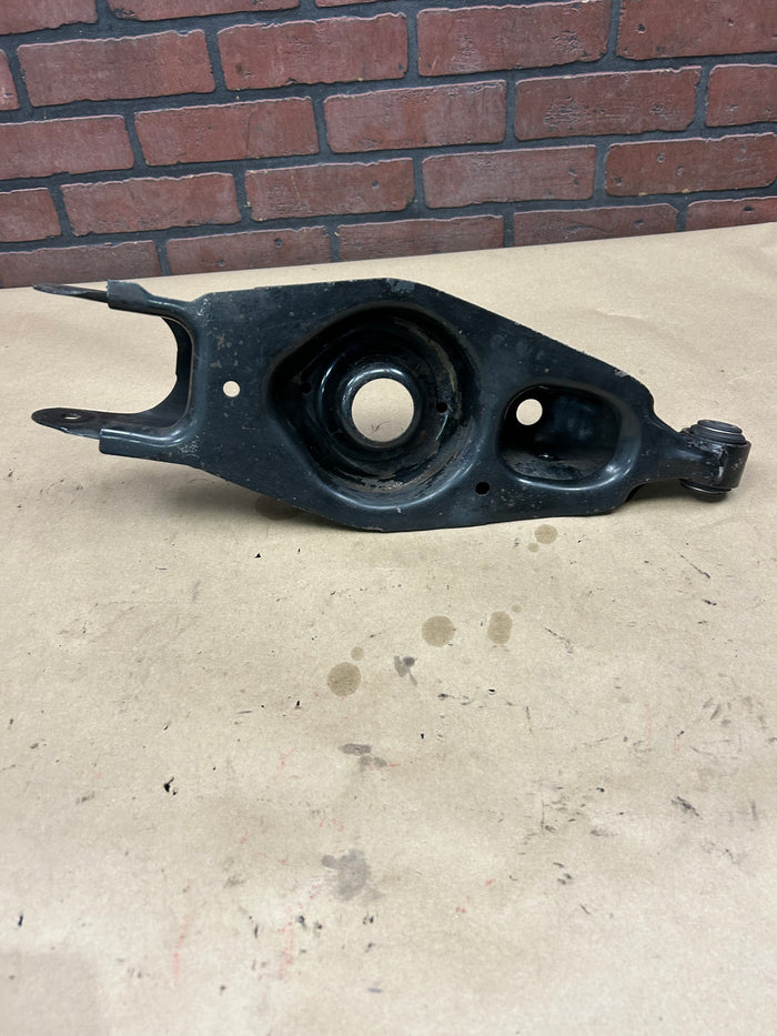 15-23 Dodge Charger Challenger 300 RH Passenger Rear Suspension Control Arm Set
