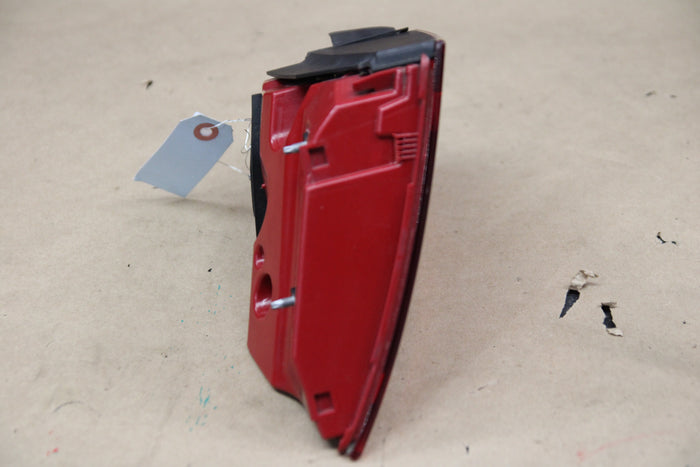 2011-2014 Audi A8 Quattro Passenger RH Inner LED Tail Light Lamp 4H0 945 094 A