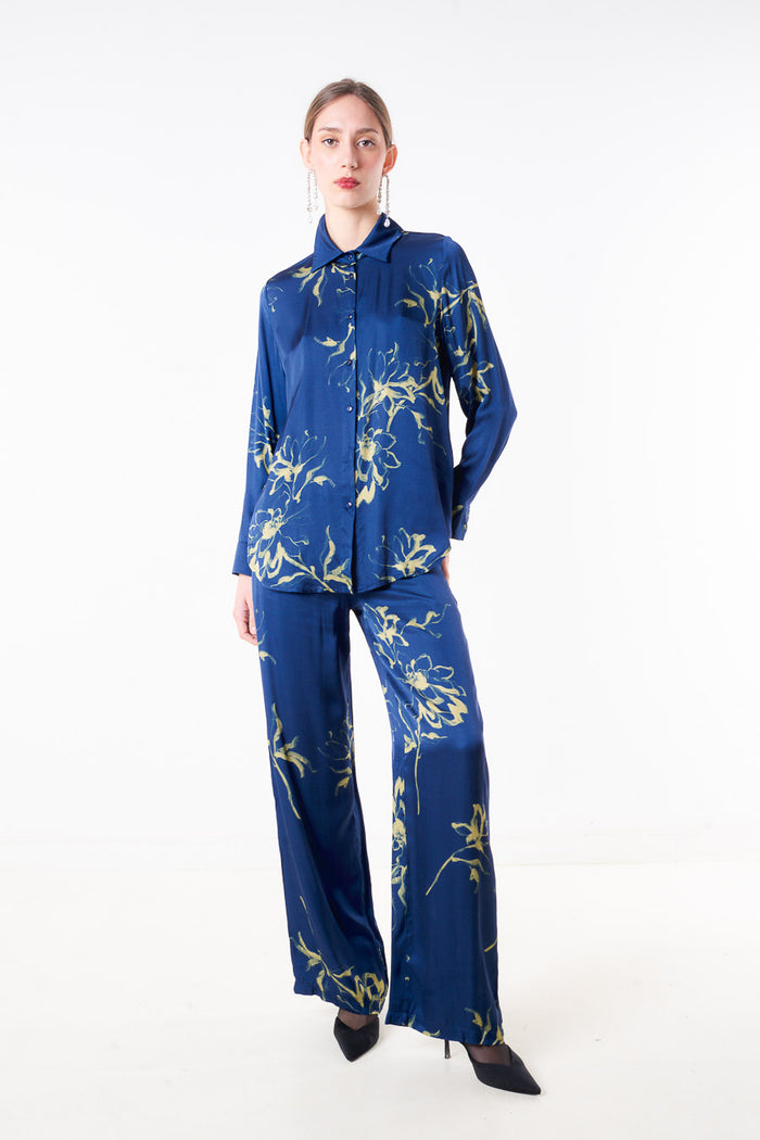 Abstract floral printed button-up shirt with classic collar wholesale