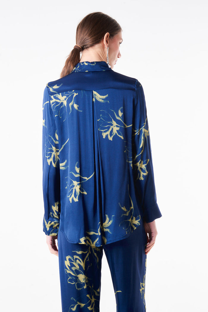 Abstract floral printed button-up shirt with classic collar wholesale