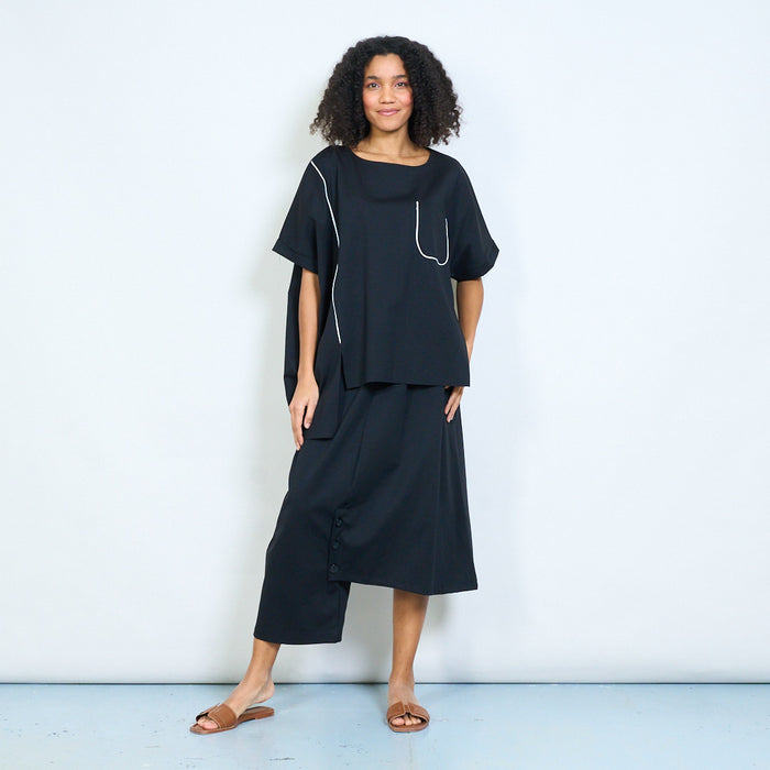 Asymmetric hem elastic waist midi skirt with front buttons wholesale