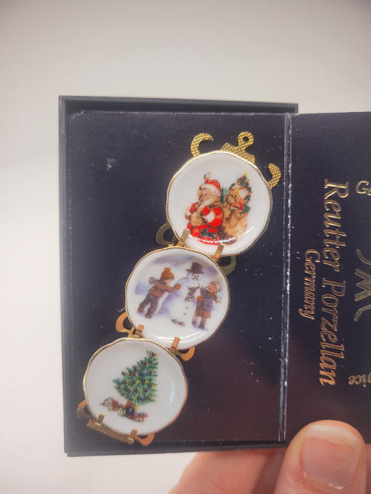Christmas Plate Rack 1.388/6, 3 Winter Scenes by Reutter Porcelain