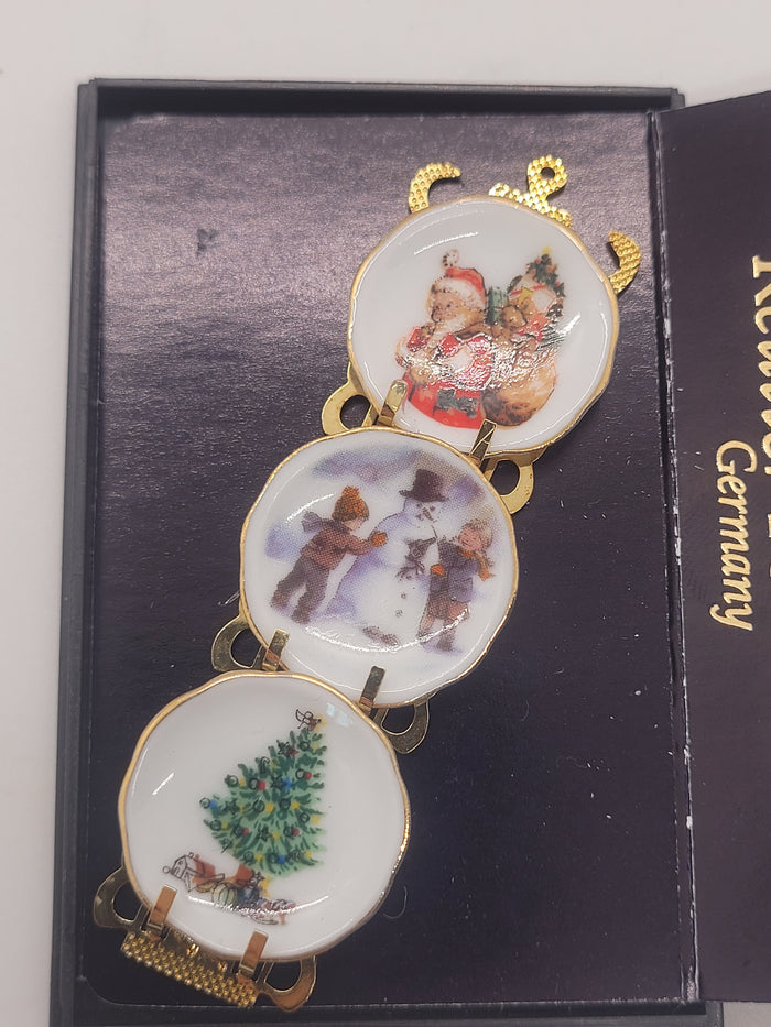 Christmas Plate Rack 1.388/6, 3 Winter Scenes by Reutter Porcelain