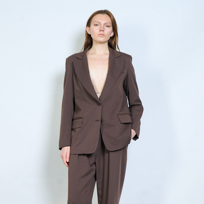 Classic tailored single button blazer with structured lapel wholesale