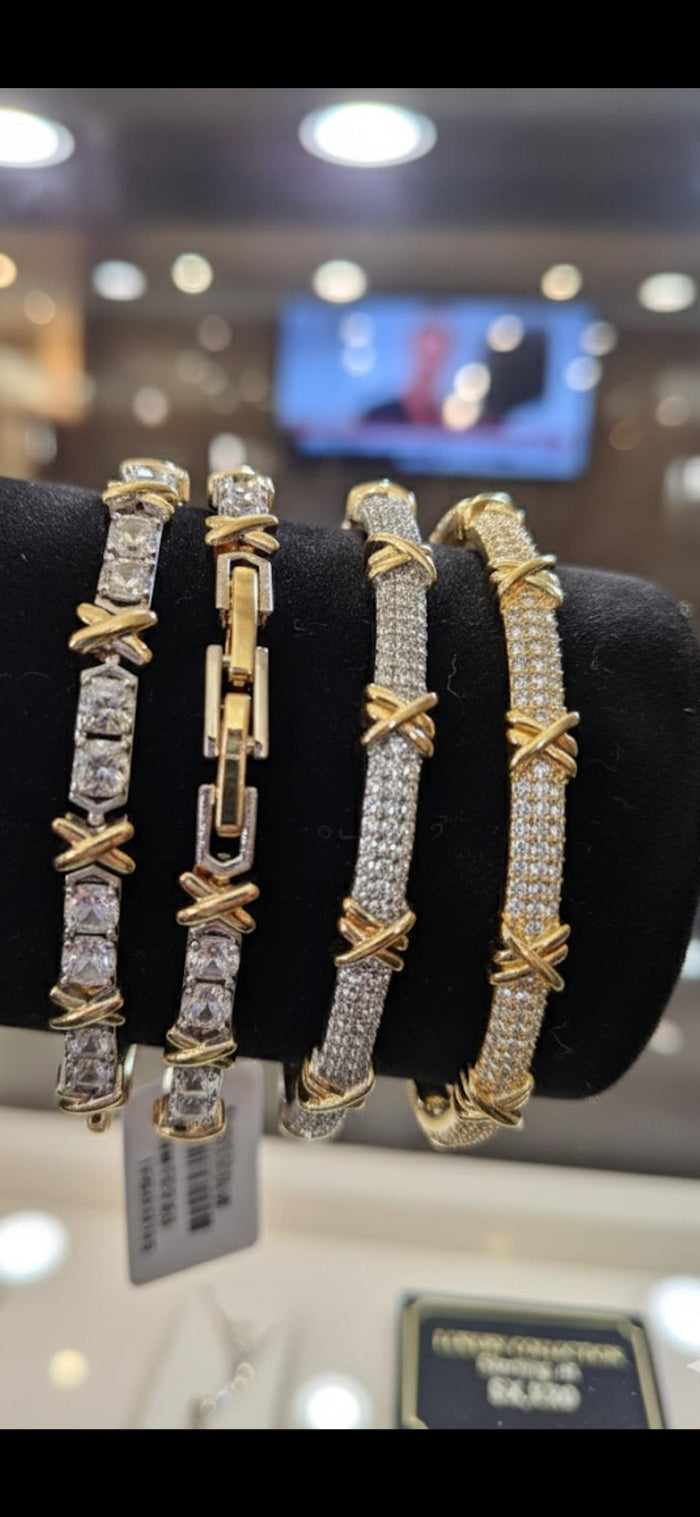 Gold & Glam Bangle