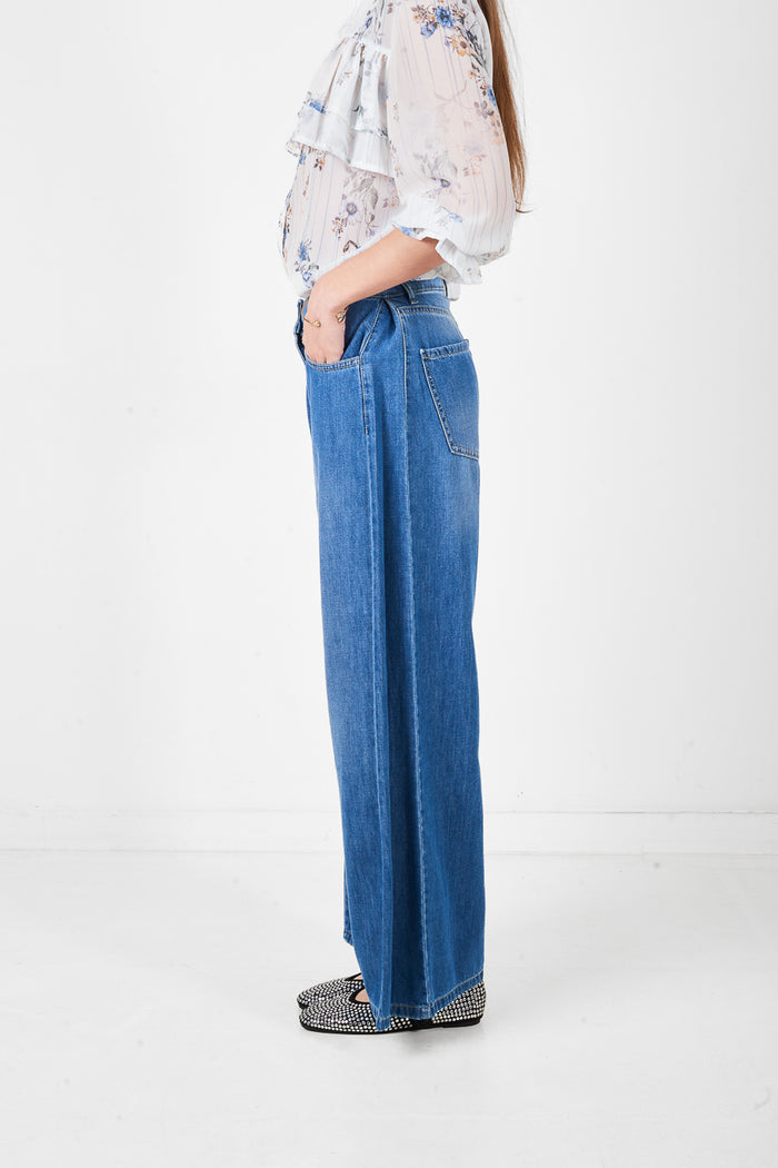 High waist wide leg denim jeans with straight cut and relaxed fit wholesale