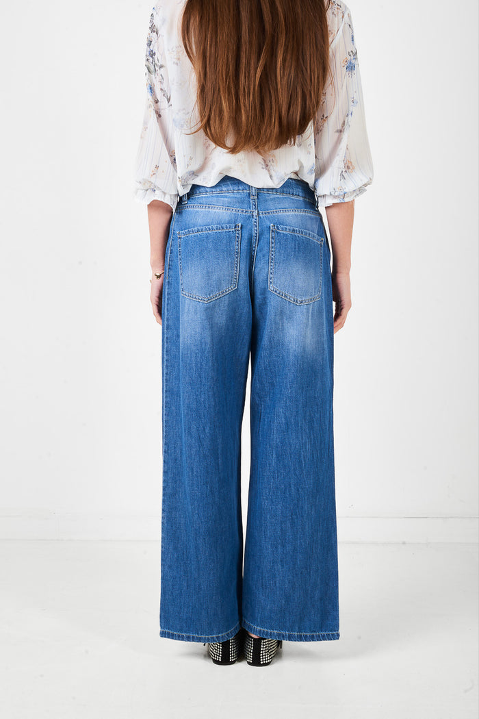 High waist wide leg denim jeans with straight cut and relaxed fit wholesale