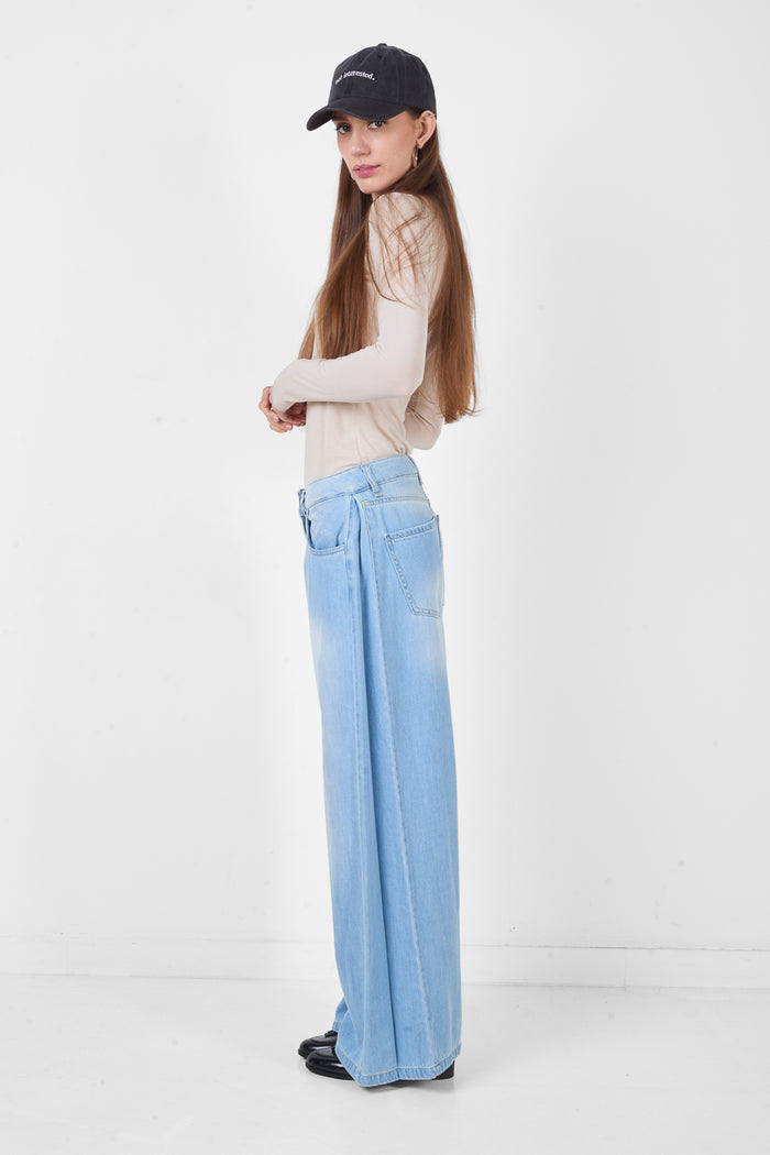 High waist wide leg denim jeans with straight cut and relaxed fit wholesale