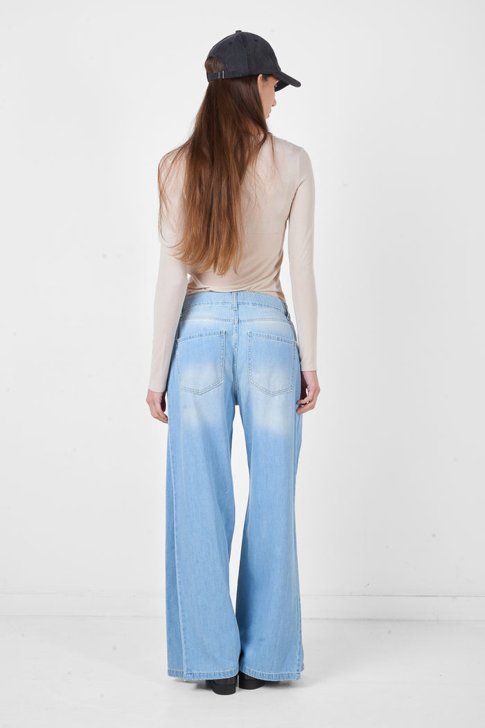 High waist wide leg denim jeans with straight cut and relaxed fit wholesale