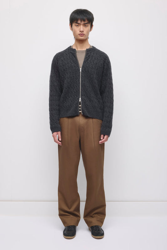 Model is 6'2 and is wearing size 30/32.