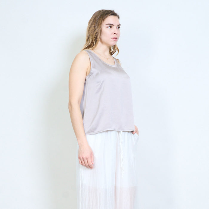 Minimal round neck sleeveless relaxed top wholesale