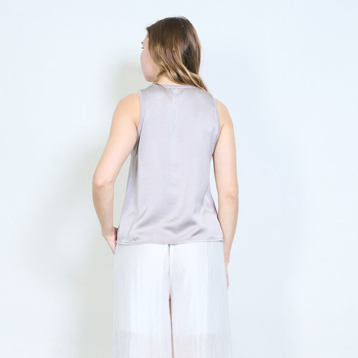 Minimal round neck sleeveless relaxed top wholesale