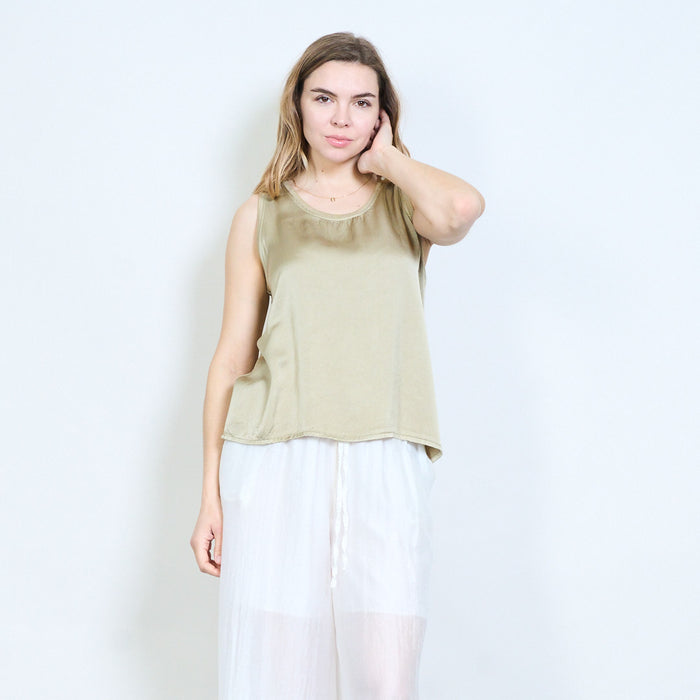 Minimal round neck sleeveless relaxed top wholesale