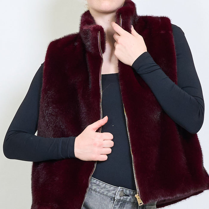 Minimalist high neck faux fur zip vest wholesale