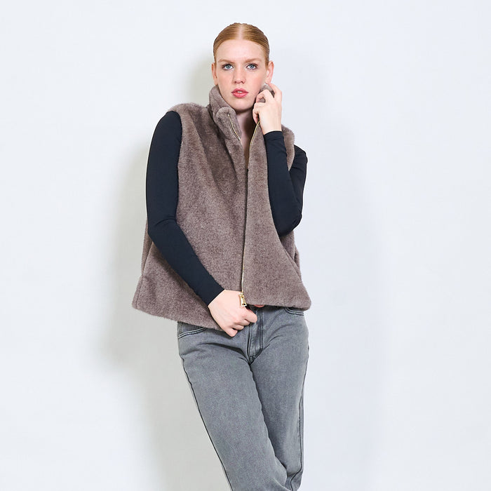 Minimalist high neck faux fur zip vest wholesale