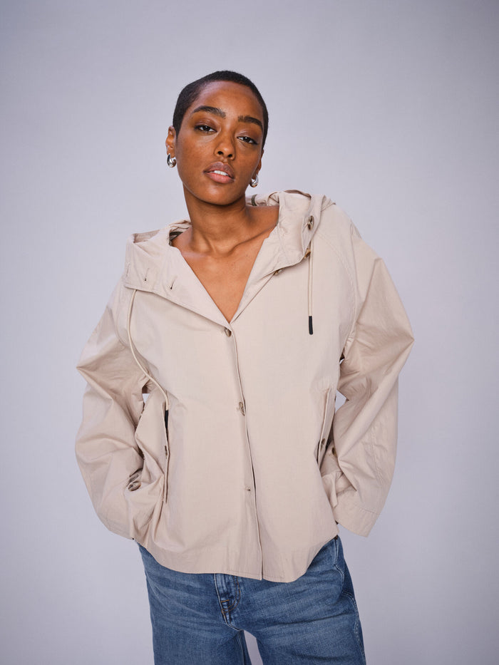 Modelshot / Feather Gray / Detail