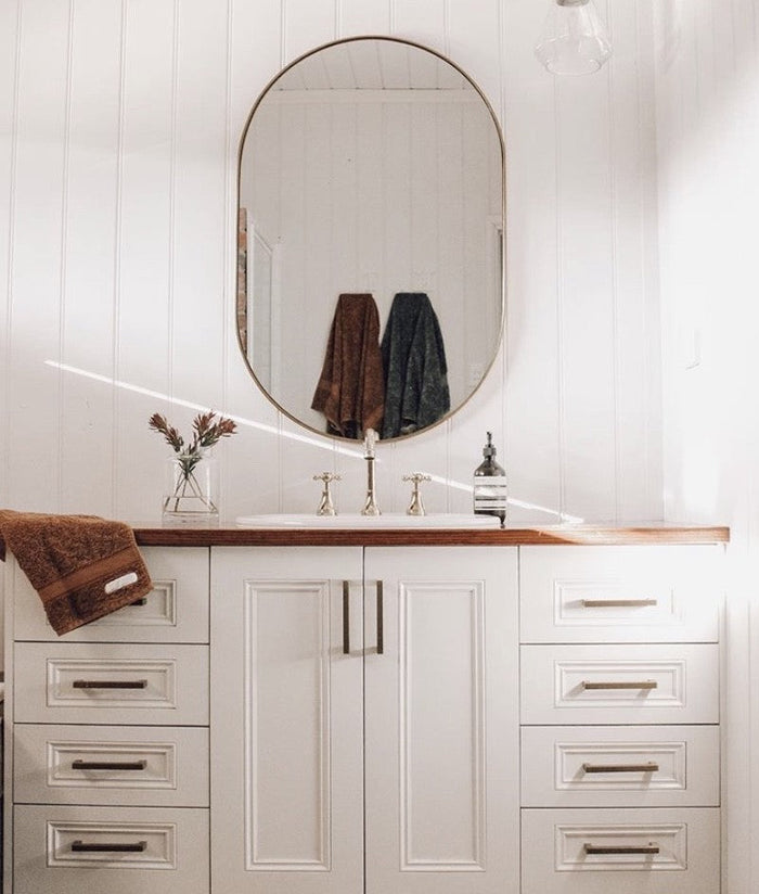 Bjorn Oval Brass featured in @mrs_dubs_digs bathroom