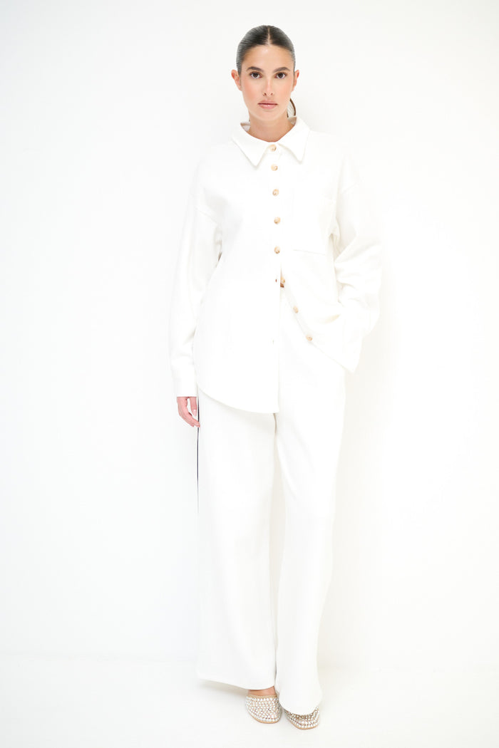Oversized button-up shirt with pointed collar wholesale