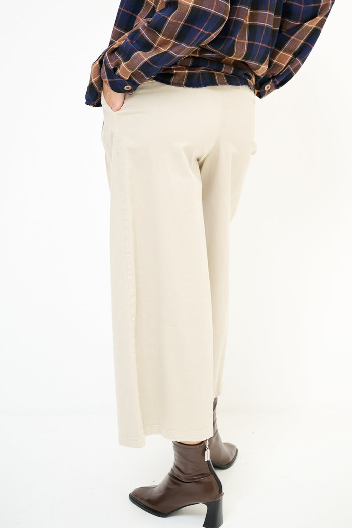 Pleated cropped wide-leg trousers with soft wash wholesale