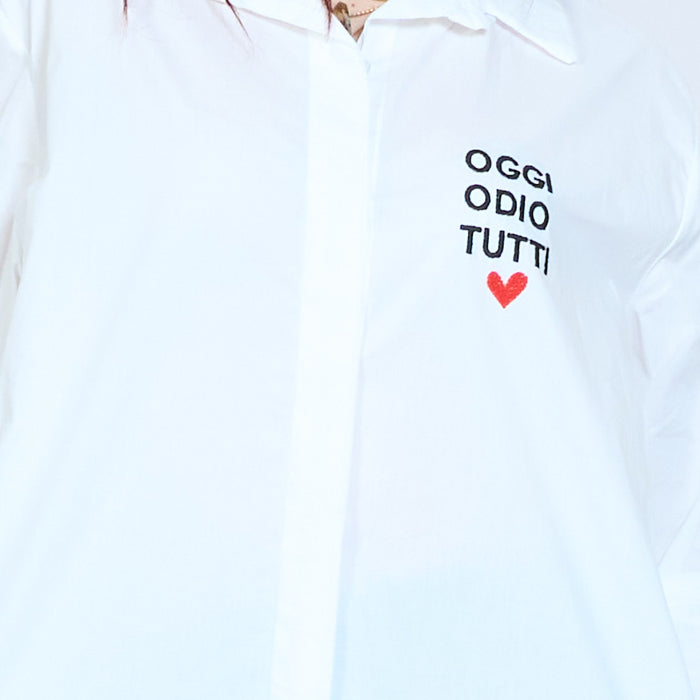 Relaxed fit embroidered slogan "Oggi odio tutti" shirt wholesale