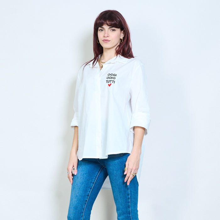 Relaxed fit embroidered slogan "Oggi odio tutti" shirt wholesale