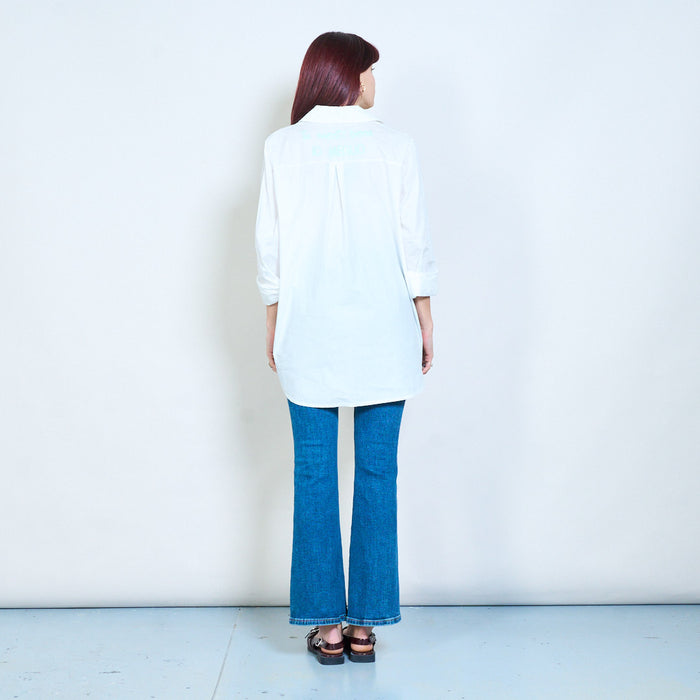 Relaxed fit embroidered slogan "Tu menti bene io meglio" shirt wholesale