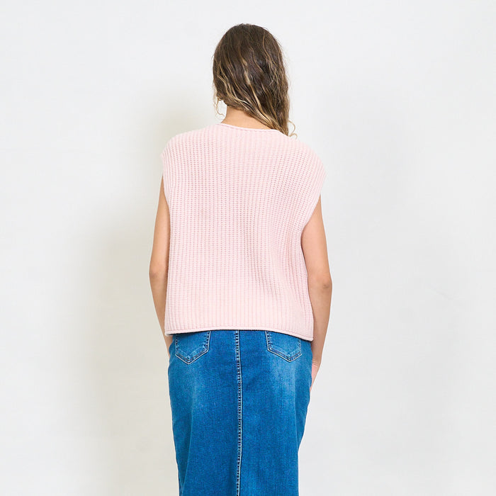 Ribbed button-down knitted vest with front pockets wholesale