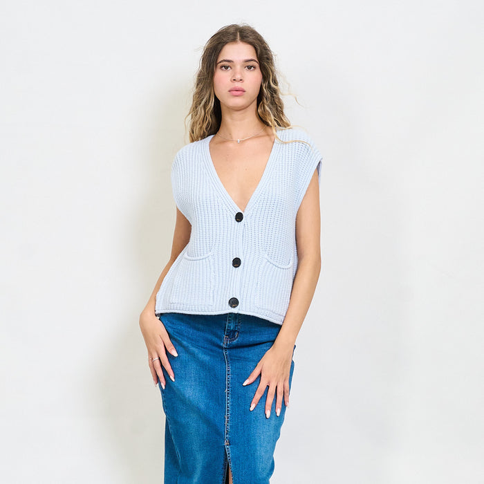 Ribbed button-down knitted vest with front pockets wholesale