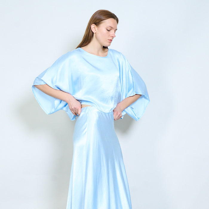 Round neckline long sleeve clean finish top wholesale