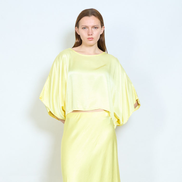 Round neckline long sleeve clean finish top wholesale