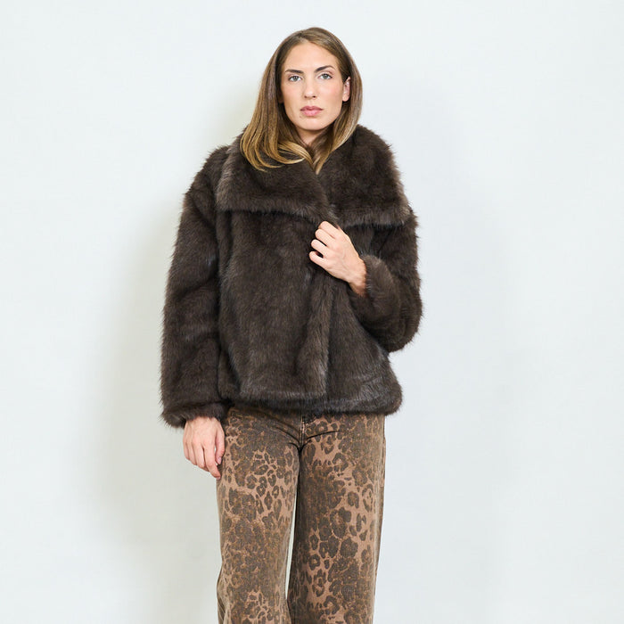 Short faux fur coat with oversized lapel collar wholesale