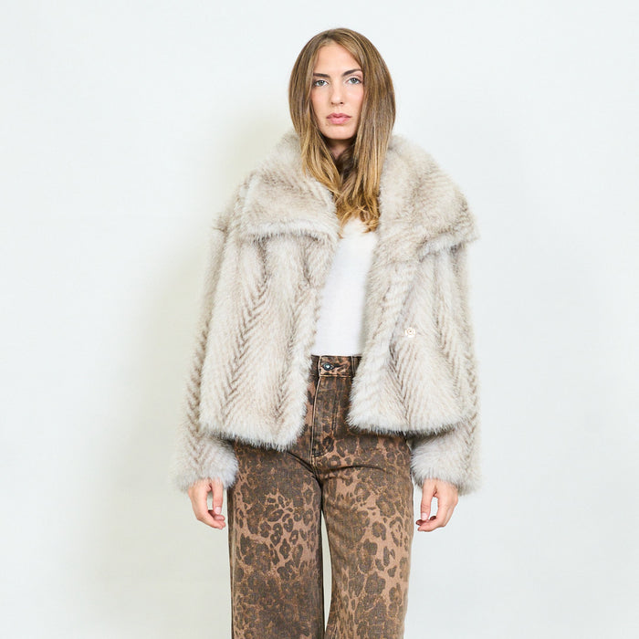 Short faux fur jacket with wide lapel collar wholesale