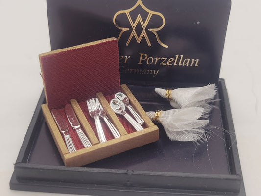 Silverware Box with Two Napkins, by Reutter Porcelain
