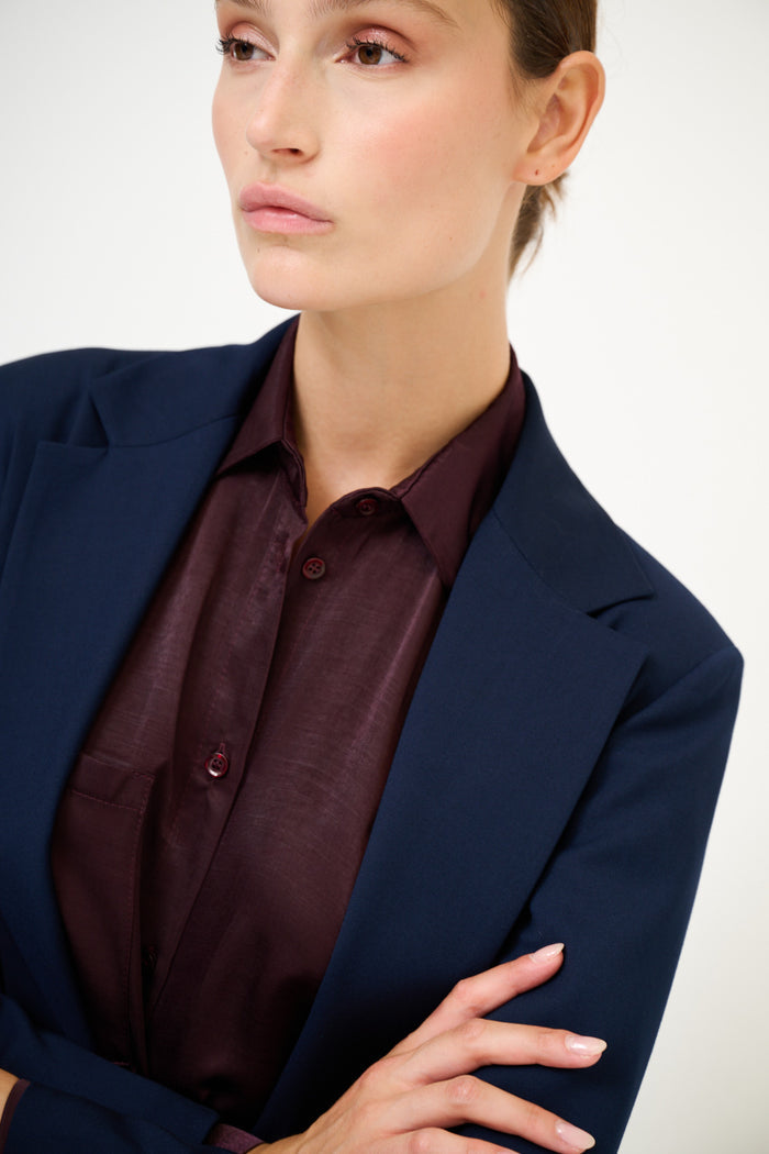 Structured single-button blazer with flap pockets wholesale