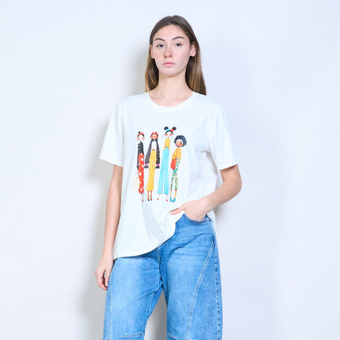 Stylized fashion girl character graphic printed short sleeve t-shirt wholesale
