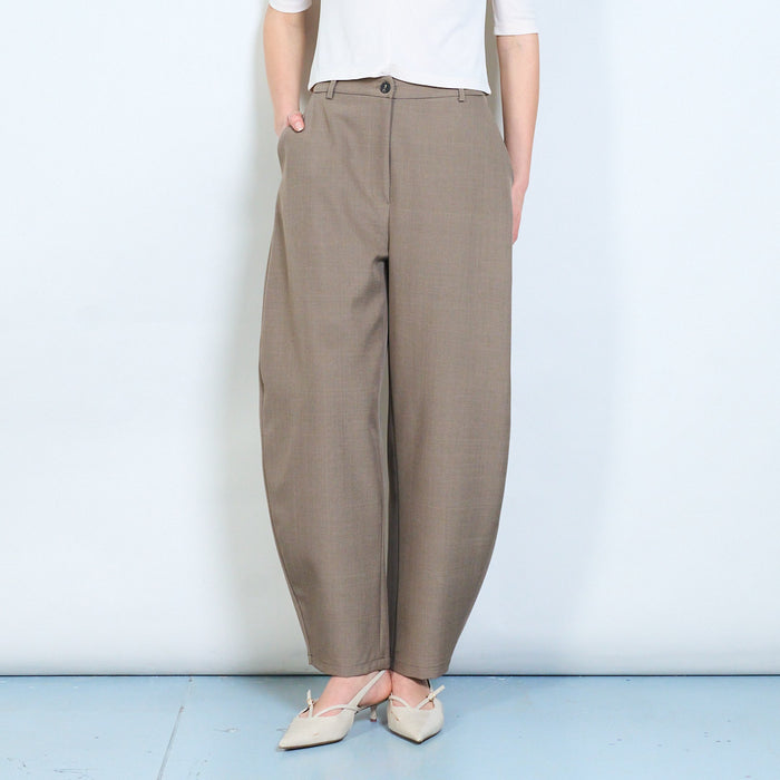 Tailored straight leg trousers with clean waistband wholesale