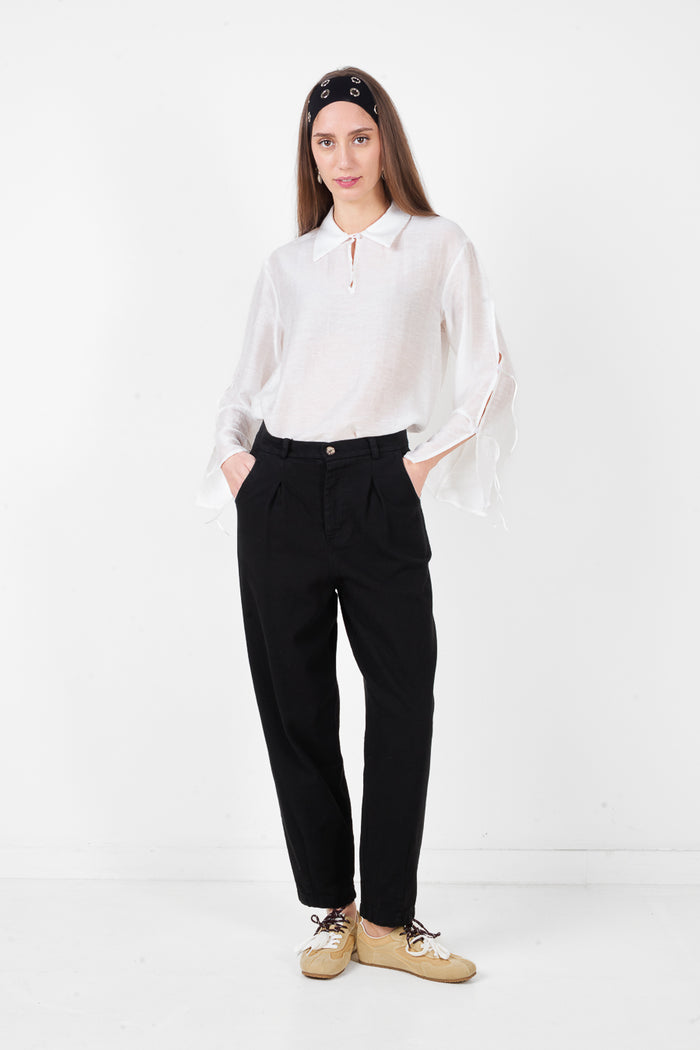 Tailored straight leg trousers with pleated front wholesale