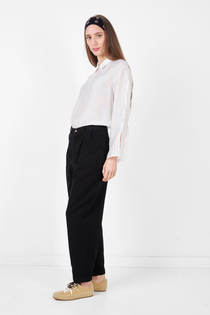 Tailored straight leg trousers with pleated front wholesale
