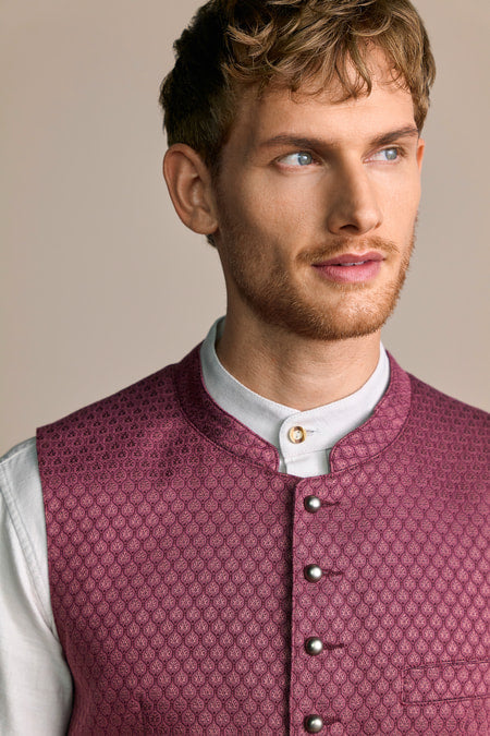 Trentini Traditional Vest Georg — red
