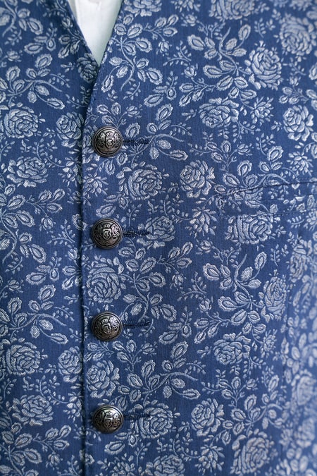 Trentini Traditional Vest Malte — blue