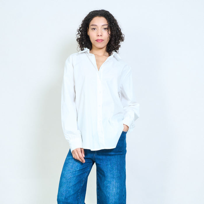 Weekend mood "Saturday" back letter applique relaxed silhouette shirt wholesale