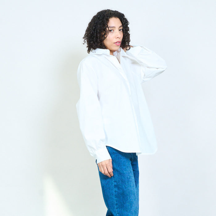 Weekend mood "Saturday" back letter applique relaxed silhouette shirt wholesale